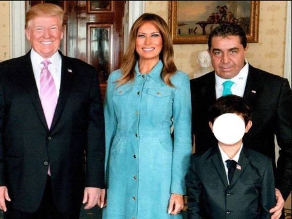 El empresario italiano Paolo Zampolli, cercano al presidente de Estados Unidos Donald Trump, habría solicitado apoyo a funcionarios del Servicio de Inmigración y Control de Aduanas (ICE) para la detención de su expareja, en medio de una disputa por la custodia de su hijo, según reveló una investigación de The New York Times.