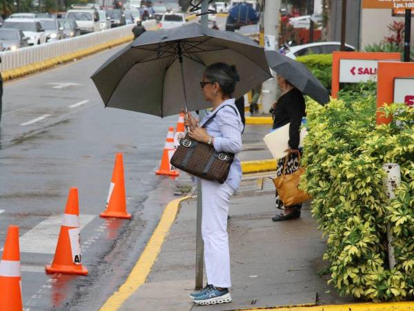 Para la región central, las precipitaciones serán más aisladas y de menor intensidad, según el reporte oficial compartido por el experto.