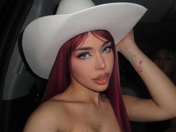 El ambiente de tensión rodea a la creadora de contenido mexicana Yeri Mua, quien se ha visto envuelta en una controversia que estaría comprometiendo su seguridad personal.