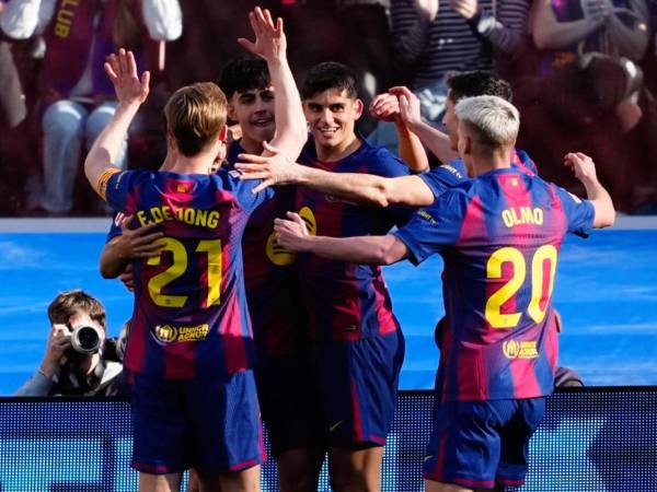 Marc Bernal se fue al ataque y le resultó bien para el FC Barcelona.