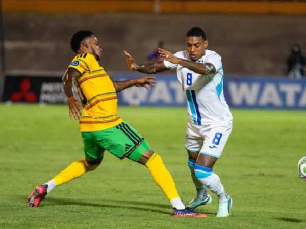 La selección de Honduras derrotó a Jamaica en Kingston