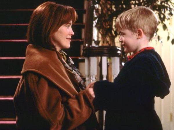 La actriz canadiense Catherine O´Hara en MI pobre Angelito y Mi pobre Angelito 2, la saga navideña junto a la entonces naciente estrella infantil Macaulay Culkin, que la lanzó al estrellato en