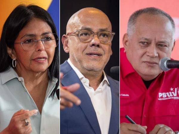 Los hermanos Delcy (izquierda) y Jorge Rodríguez (centro), vicepresidenta y presidente del parlamento venezolano, junto a Diosdado Cabello (derecha), han ejercicido junto a Nicolás Maduro el poder absoluto en Venezuela.