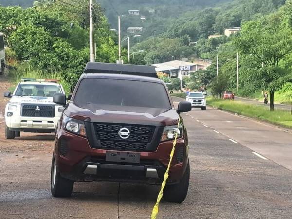 Los cuerpos de los hombres quedaron a solo pasos del anillo periférico en donde fueron atacados por desconocidos.