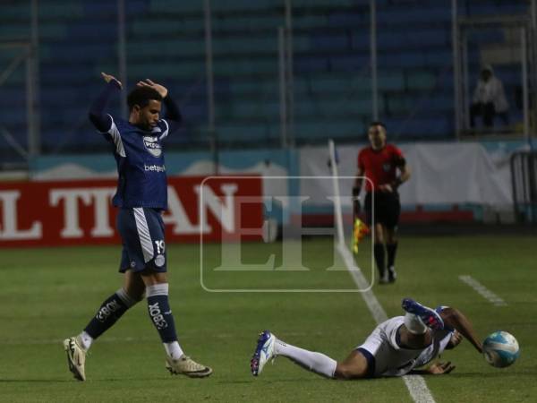 Imágenes del desarrollo del partido.