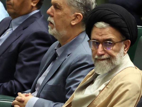 El ministro de Inteligencia iraní, Ismail Jatib, murió en un bombardeo la noche del martes.