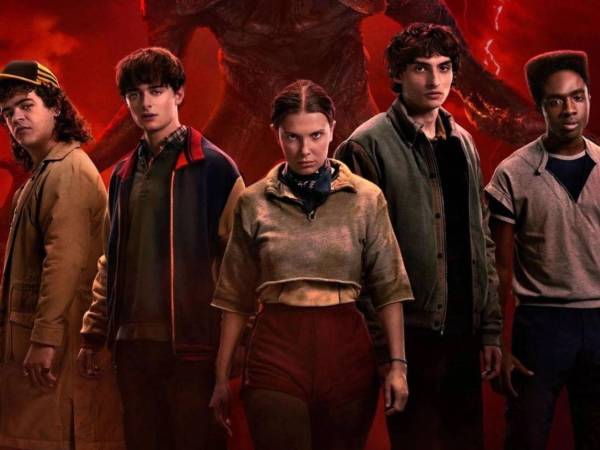 La quinta entrega de Stranger Things, disponible en Netflix desde el 26 de noviembre, ha suscitado intensos debates entre los seguidores, quienes señalaron inconsistencias temporales que afectan la continuidad de la trama. ¿Los notó usted? Aquí se los contamos.
