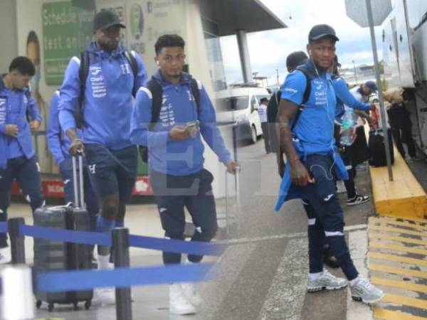 Los seleccionados de Honduras arribaron al aeropuerto Toncontín de Tegucigalpa luego de haber sido superados por Nicaragua en la penúltima jornada de la eliminatoria