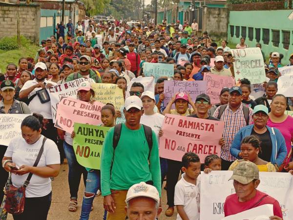 Los pobladores de La Mosquitia se tomaron las instalaciones donde se construye la cárcel, argumentando que se trata de tierras ancestrales.