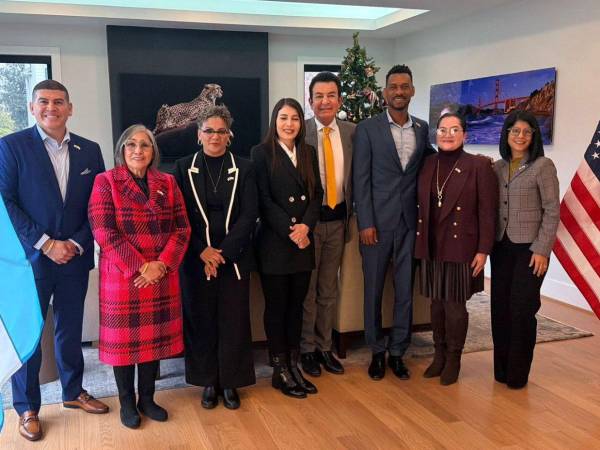 Salvador Nasralla encabezó la comitiva hondureño que viajó a Estados Unidos.