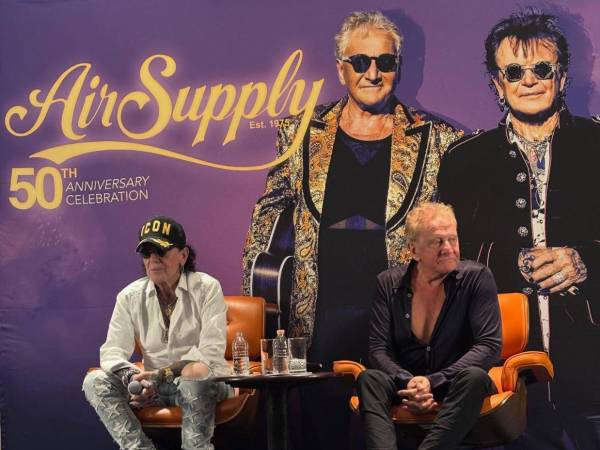 Graham Russell y Russell Hitchcock regresan a Honduras el próximo sábado 7 de marzo. El dúo australiano se presentará en el Nacional de Ingenieros Coliseum de Tegucigalpa en el marco de su 50th Anniversary Celebration Tour, una gira que recorre el continente americano para conmemorar medio siglo de una de las asociaciones más longevas del soft rock internacional.