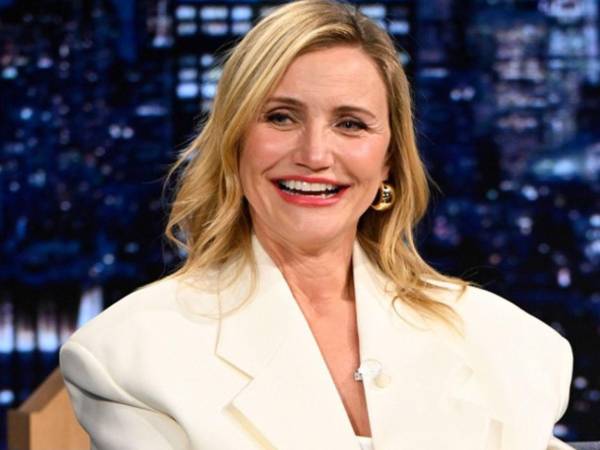 Cameron Diaz y Keanu Reeves unen fuerzas en Outcome, el nuevo estreno de Apple TV+ que explora los peligros de la fama y la extorsión digital.
