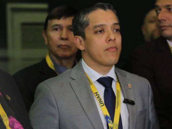 Fernández instó al candidato ganador a asumir con responsabilidad el mandato y “sanar heridas, unir a la nación y encaminar la reconstrucción de Honduras desde el diálogo y el respeto”.