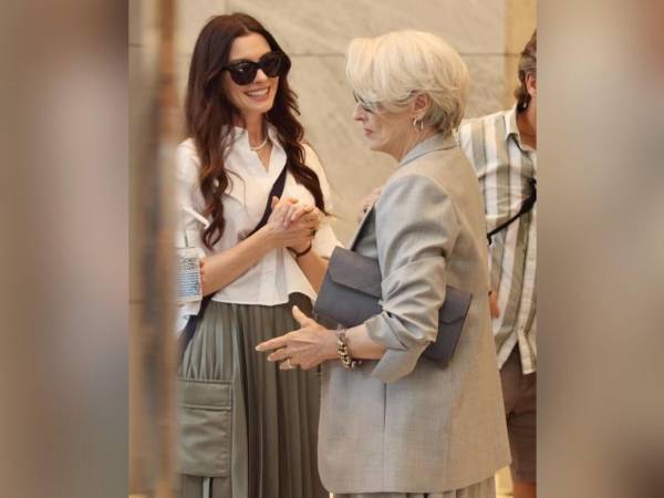 El 1 de mayo de 2026 sería el estreno de El diablo viste a la moda 2, pero desde ya están circulando en los medios de comunicación internacionales las imágenes que dan cuenta de las jornadas intensivas de rodaje.