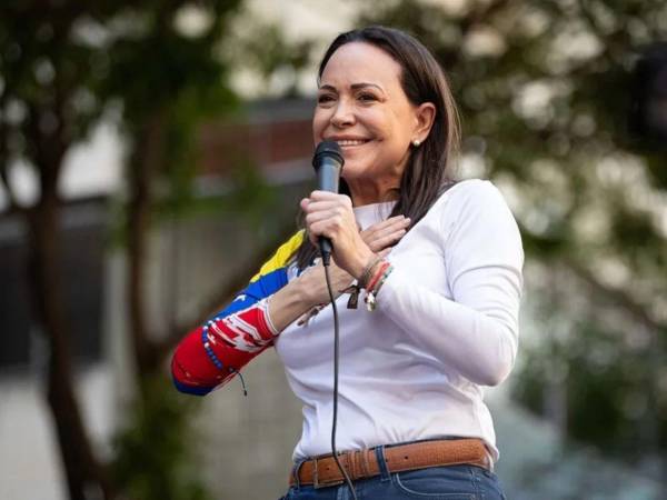 Machado dice que el Nobel de la Paz es un logro y un reconocimiento para toda Venezuela.