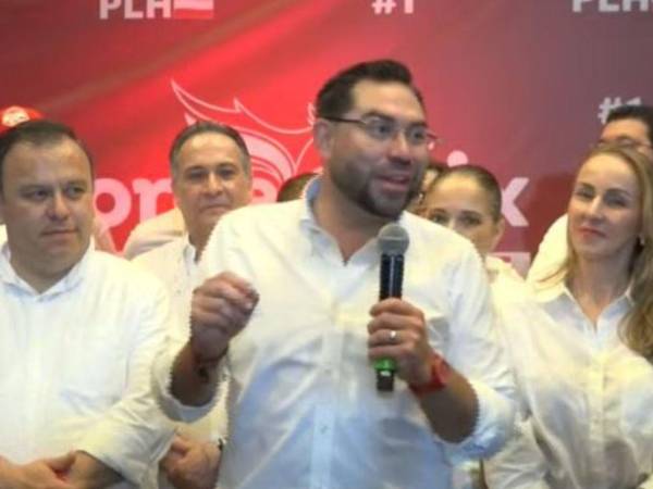 El precandidato presentó unos resultados de las actas que ellos tienen, asegurando que ellos ganan en 11 departamentos.