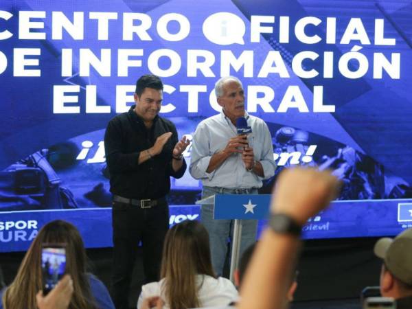 Los candidatos nacionalistas pidieron a los hondureños seguir votando.