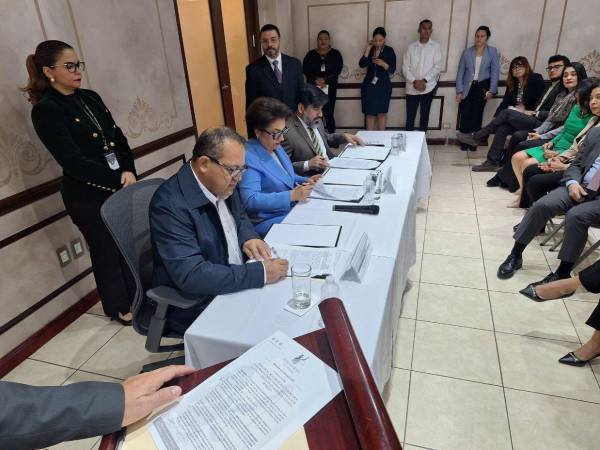 En la firma del convenio participaron Gustavo Sánchez, ministro de seguridad, Rebeca Ráquel, presidenta del Poder Judicial y el fiscal general, Johel Zelaya.