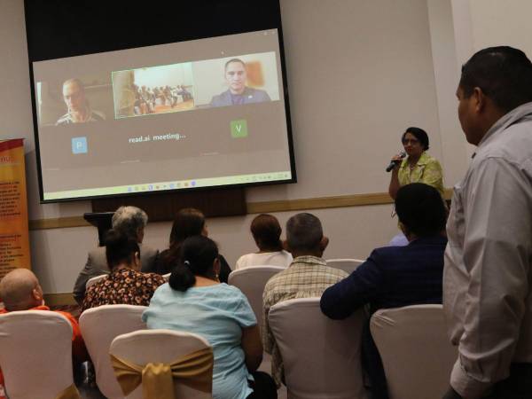 Los ataques contra la prensa y la desinformación gubernamental fueron expuestos en un foro coordinado por la organización Asopodehu.