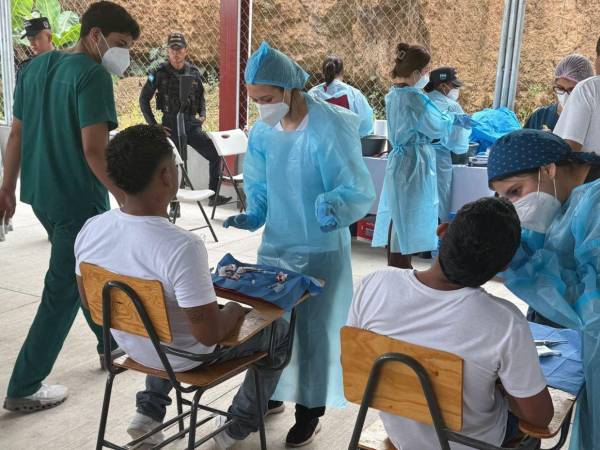 En la pimera gran brigada médica que impulsa la primera dama Lissette del Cid de Asfura, se brindará atención odontológica en los municipios de Patuca, Olancho y Trojes, El Paraíso.