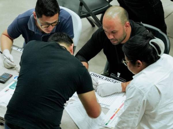 El Escrutinio Especial sigue lento y detenido por largas horas en el CLE del Infop.