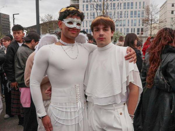 Rosalía inicia la gira Lux en Lyon días después de rectificar públicamente sus declaraciones sobre Pablo Picasso, que generaron una fuerte controversia durante la promoción del disco.