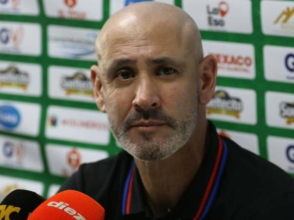Eduardo Espinel también habló de lo complicado que fue jugar en Catacamas por el calor.