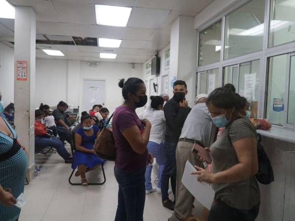 Pacientes en el hospital del Instituto Hondureño de Seguridad Social.