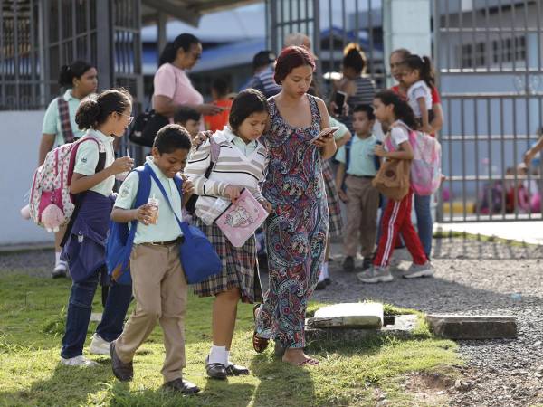 Autoridades evacuaron preventivamente edificios, hospitales y escuelas en Ciudad de Panamá, Darién y Guna Yala.