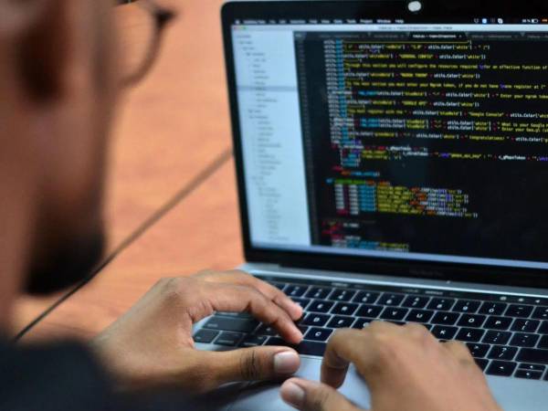 China acusa a Estados Unidos de un ciberataque contra el centro que gestiona su horario oficial.