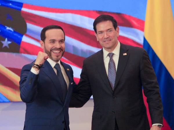 Cooperación. El presidente de Colombia, Abelardo de la Espriella, y el secretario de Estado de EE. UU., Marco Rubio, firmaron ayer los acuerdos de Barranquilla para reconstruir el país tras el terremoto del pasado 10 de agosto y recuperar la economía.