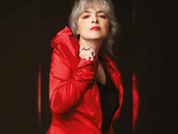 Mariana Enríquez, escritora argentina autora del cuento Mis muertos tristes y otras obras.