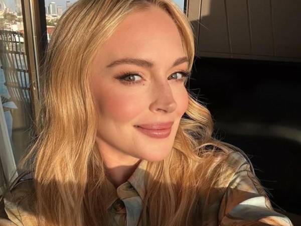 Lindsay Lohan ha vuelto a captar el foco mediático, no solo por su esperada reunión con las coestrellas de Freaky Friday, sino también por las constantes especulaciones sobre su apariencia juvenil a los 38 años.