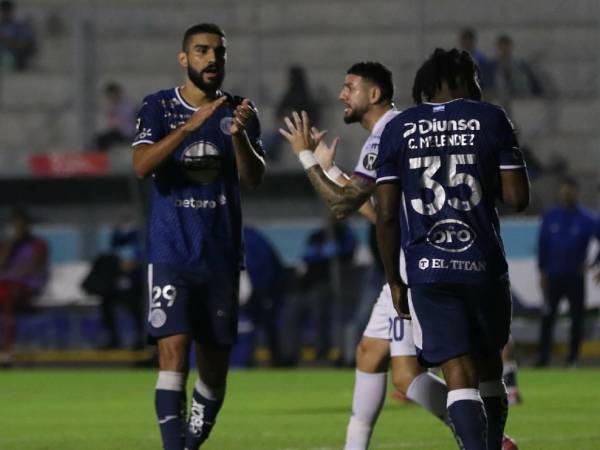 Imágenes del desarrollo del partido.