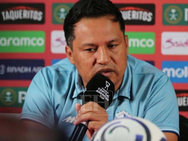 Amarini Villatoro en conferencia de prensa este martes desde el estadio Nacional de Tegucigalpa.