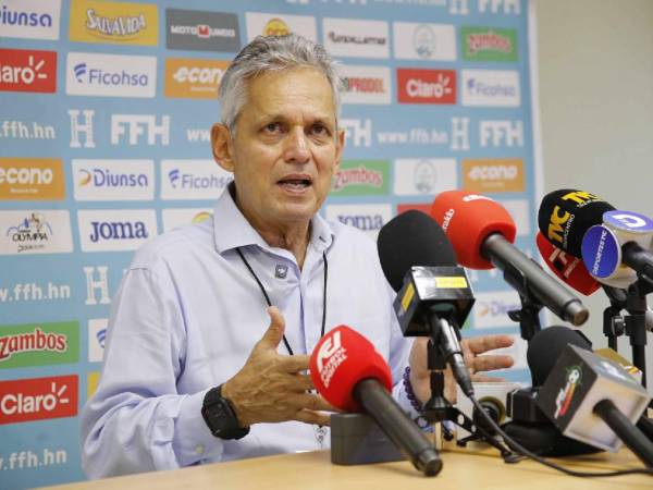 Rueda habló ante los medios de comunicación en Curazao.