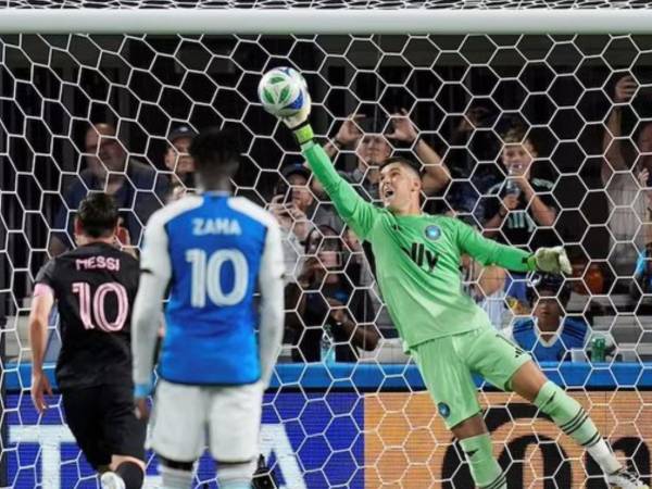 Messi falló el penal y luego se le vino la noche al Inter Miami en Charlotte.