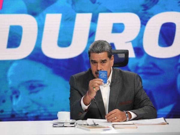 Washington defiende que el despliegue busca frenar el narcotráfico y acusa a Maduro de liderar un cartel.