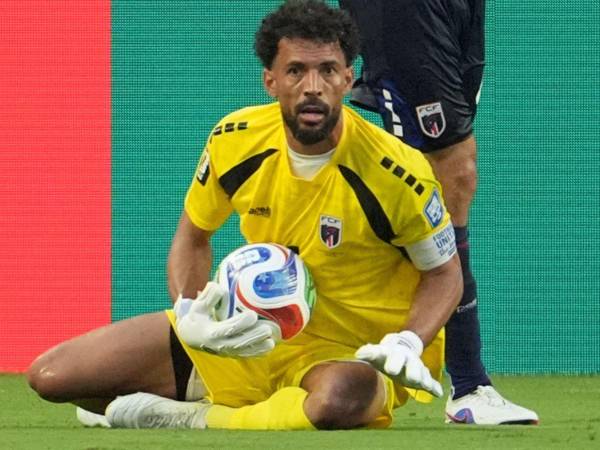 Lo que hace unas semanas parecía ser el final de una etapa terminó convirtiéndose en el comienzo de una nueva oportunidad para Vozinha. El guardameta de Cabo Verde, de 40 años, quedó como agente libre tras finalizar su contrato con el Chaves de Portugal el pasado 30 de junio, pero su historia dio un giro inesperado después de firmar una destacada actuación en el Mundial United 2026.