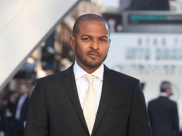 El actor logró reconocimiento por su papel como Mickey Smith en la serie británica Doctor Who.