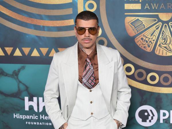 Reconocido entre los exponentes más populares del género urbano latino, Rauw Alejandro ganó un Latin Grammy y tiene cuatro nominaciones al Grammy, además de recibir dos Premios Billboard de la Música Latina y dos Premios Lo Nuestro.