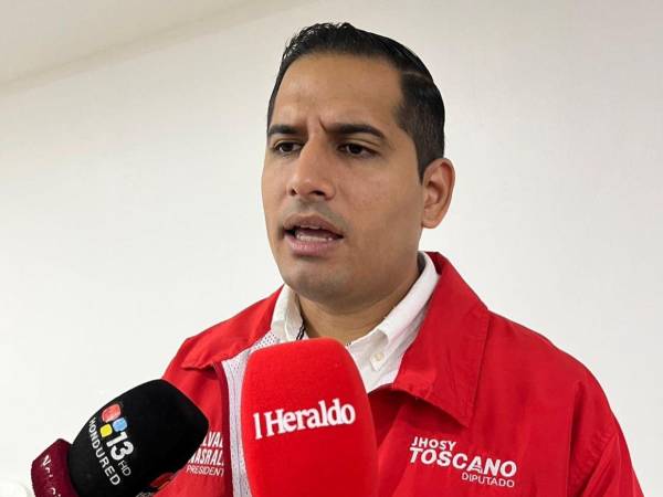 Toscano afirmó que su motivación para continuar en el Legislativo nace del deseo de transformar un Congreso “secuestrado”, impulsar ideas nuevas y fortalecer los contrapesos democráticos.