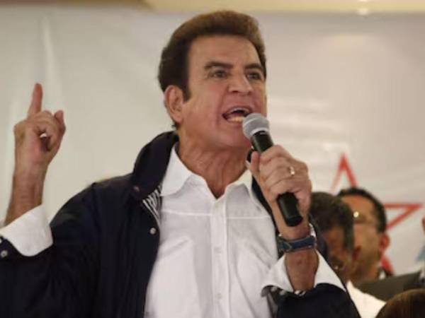 Salvador Nasralla, candidato a la presidencia por el Partido Liberal.