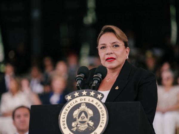 La mandataria hondureña declaró estado de emergencia en la capital hondureña.