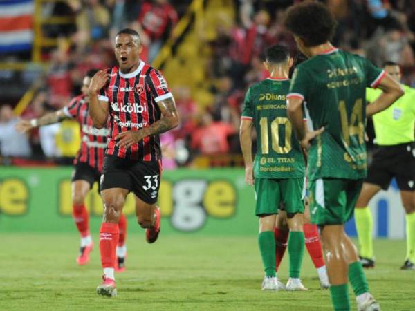 Jeison Lucumí empezó con las anotacioens del Alajuelense sobre Marathón.