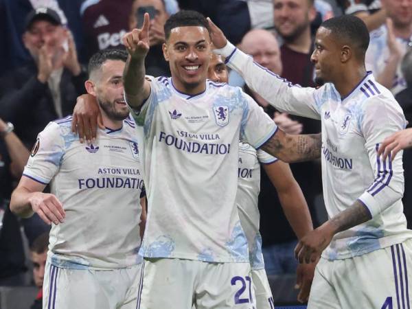 Youri Tielemans, Emiliano Buendía y Morgan Rogers anotaron los goles del triunfo.