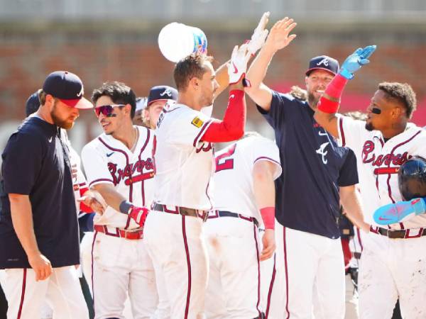 Los Braves terminaron derrotando 5-4 a los Phillies en el Citizens Bank Park.