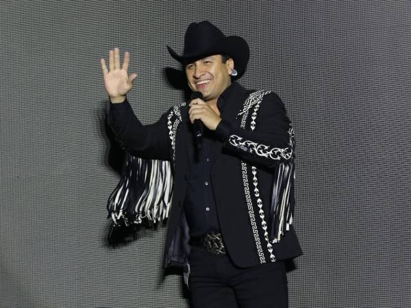 El calendario musical del próximo año empieza a despejar incógnitas y una de ellas apunta al norte del país. Mediante un mensaje breve, difundido por canales oficiales, Julión Álvarez anunció su regreso a Honduras tras su exitosa presentación en Tegucigalpa, el pasado 15 de noviembre.