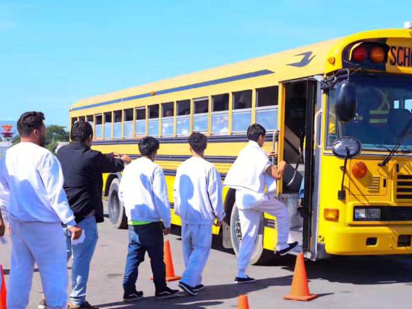 La oferta de empleo formal es insuficiente para los migrantes retornados a Honduras, según OIM.