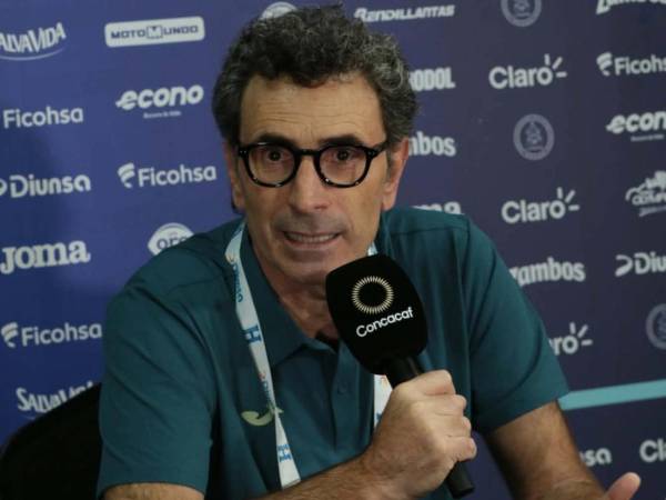 El técnico de la selección hondureño, José Molina, insiste en el 'proceso' de esta camada de jugadores.